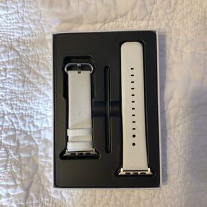 GENUINE LEATHER APPLE WATCH BAND.white leather.NWT